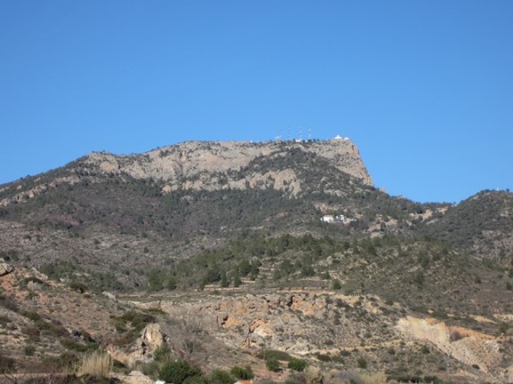 Pico del Remedio, en el que se ubica el Santuario de la Virgen del Remedio, patrona de Chelva.
